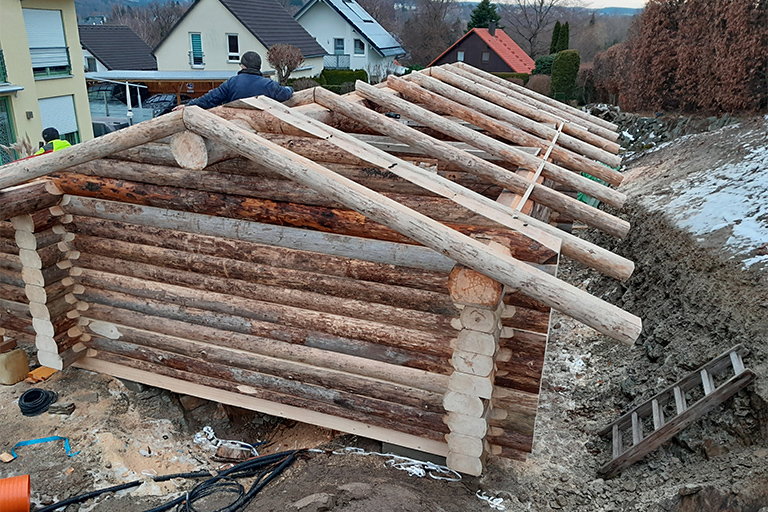 Skihütte in Blockbauweise