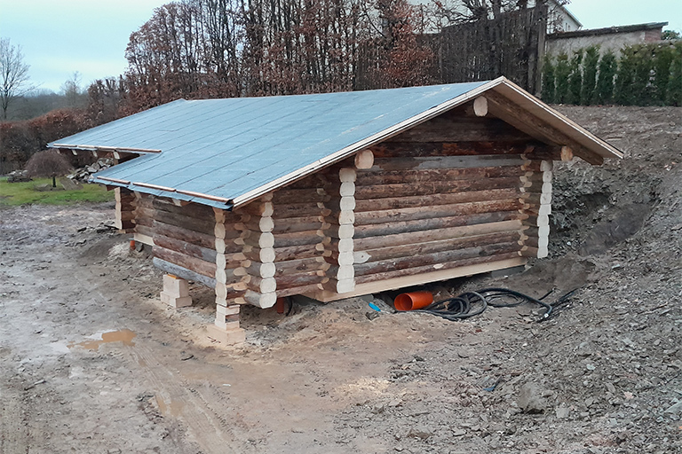Skihütte in Blockbauweise