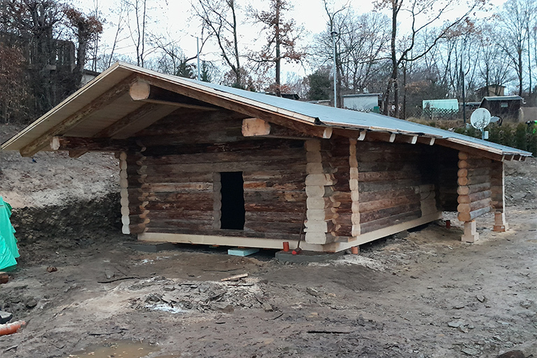 Skihütte in Blockbauweise